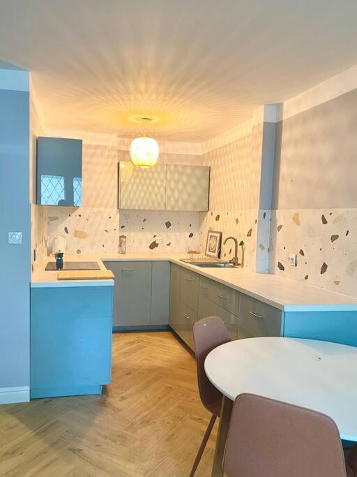 Apartment Close To Metro, 8 Minutes To Centrum And Near Airport Warsaw Luaran gambar